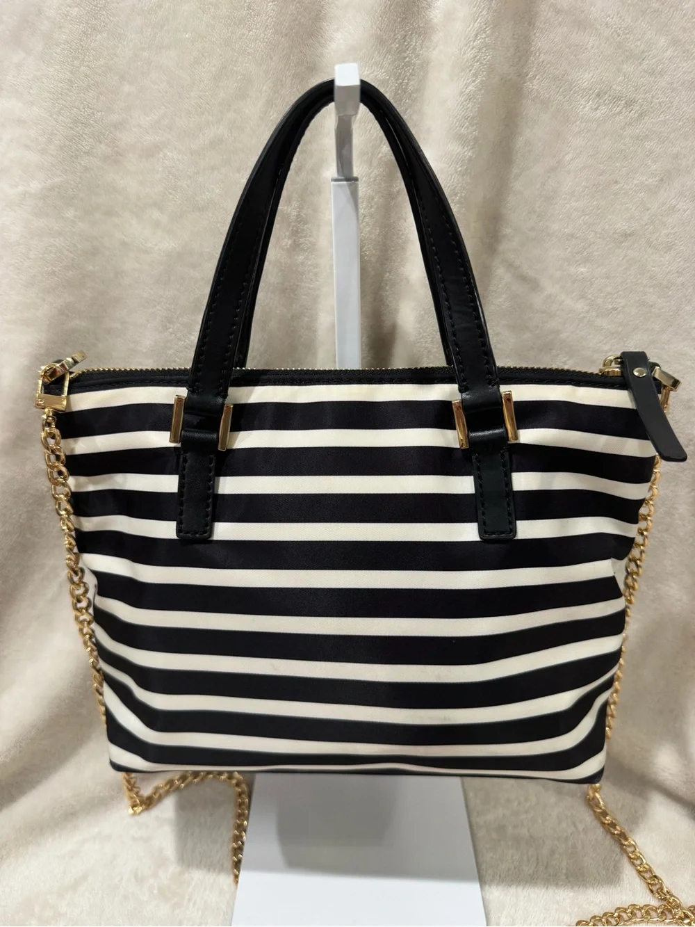 kate spade Watson Lane Lucie Small Crossbody with Gold Chain
